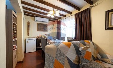 GRAN TERRENO DE 517 METROS CON 2 CASAS
