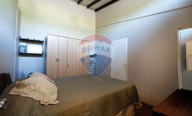 GRAN TERRENO DE 517 METROS CON 2 CASAS