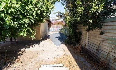 GRAN TERRENO DE 517 METROS CON 2 CASAS