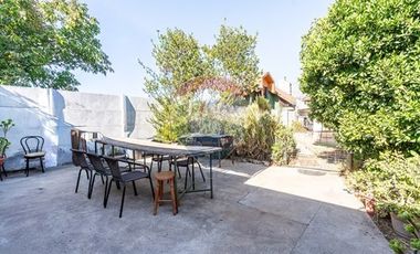 GRAN TERRENO DE 517 METROS CON 2 CASAS