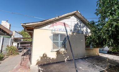 GRAN TERRENO DE 517 METROS CON 2 CASAS