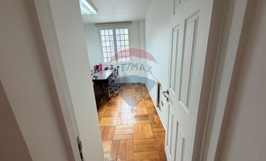 Exclusiva propiedad corporativa en Providencia
