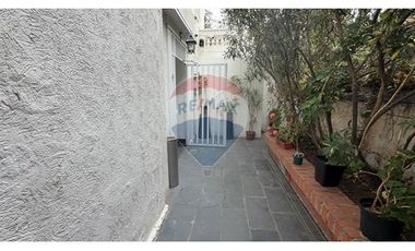Exclusiva propiedad corporativa en Providencia