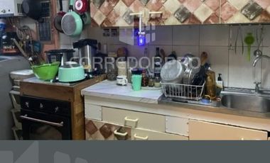 ARRIENDO/COMPROMISO DE COMPRA. CASA 2 PISOS, 4 D, 2 B EN V.