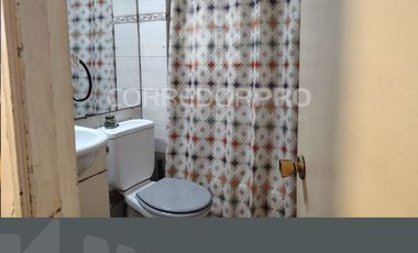 ARRIENDO/COMPROMISO DE COMPRA. CASA 2 PISOS, 4 D, 2 B EN V.
