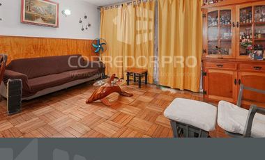 ARRIENDO/COMPROMISO DE COMPRA. CASA 2 PISOS, 4 D, 2 B EN V.