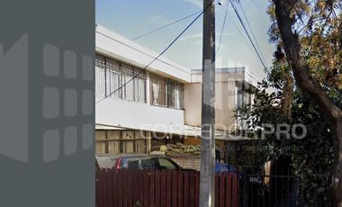 ARRIENDO/COMPROMISO DE COMPRA. CASA 2 PISOS, 4 D, 2 B EN V.