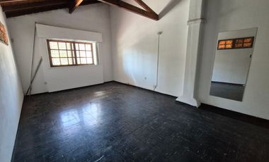 Chalet 3 Dormitorios. Excelente zona. Banfield E