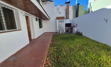 Chalet 3 Dormitorios. Excelente zona. Banfield E