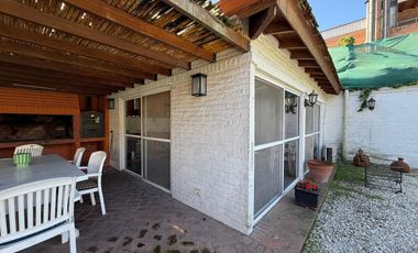Casa en VENTA 5 AMB en C.C.Champagnat