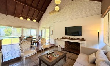 Casa en VENTA 5 AMB en C.C.Champagnat
