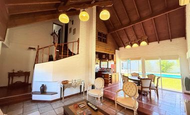 Casa en VENTA 5 AMB en C.C.Champagnat