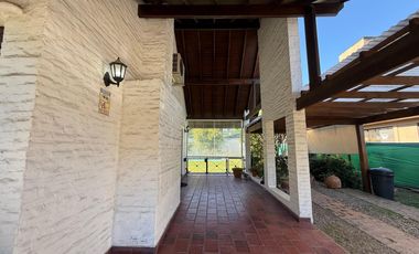 Casa en VENTA 5 AMB en C.C.Champagnat