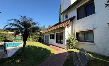 Casa en VENTA 5 AMB en C.C.Champagnat