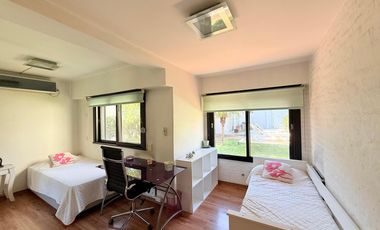 Casa en VENTA 5 AMB en C.C.Champagnat