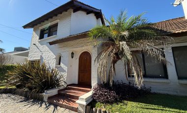 Casa en VENTA 5 AMB en C.C.Champagnat