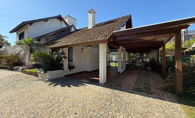 Casa en VENTA 5 AMB en C.C.Champagnat