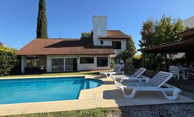 Casa en VENTA 5 AMB en C.C.Champagnat