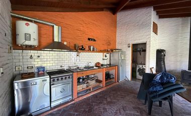 Casa en VENTA 5 AMB en C.C.Champagnat