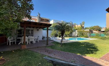 Casa en VENTA 5 AMB en C.C.Champagnat