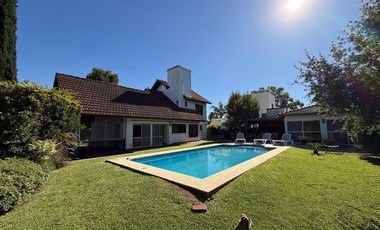 Casa en VENTA 5 AMB en C.C.Champagnat