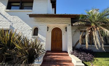 Casa en VENTA 5 AMB en C.C.Champagnat