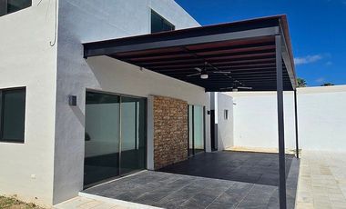 CASA DOS PLANTAS CON RECAMARA EN PB EN CHOLUL VILADIU, MERIDA, YUCATAN.