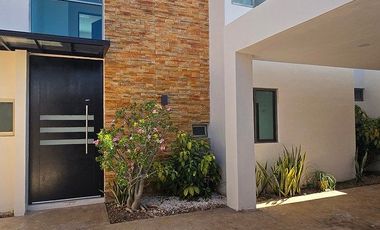 CASA DOS PLANTAS CON RECAMARA EN PB EN CHOLUL VILADIU, MERIDA, YUCATAN.