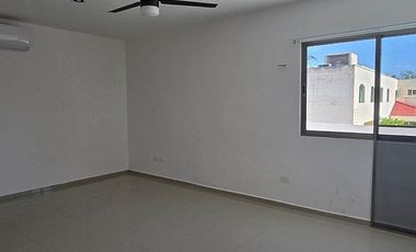 CASA DOS PLANTAS CON RECAMARA EN PB EN CHOLUL VILADIU, MERIDA, YUCATAN.
