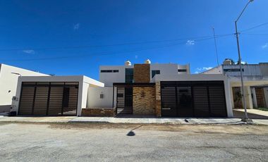 CASA DOS PLANTAS CON RECAMARA EN PB EN CHOLUL VILADIU, MERIDA, YUCATAN.