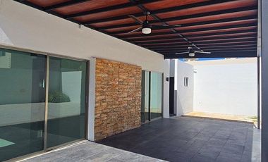 CASA DOS PLANTAS CON RECAMARA EN PB EN CHOLUL VILADIU, MERIDA, YUCATAN.