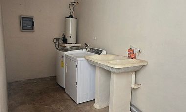CASA DOS PLANTAS CON RECAMARA EN PB EN CHOLUL VILADIU, MERIDA, YUCATAN.