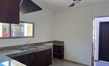 CASA DOS PLANTAS CON RECAMARA EN PB EN CHOLUL VILADIU, MERIDA, YUCATAN.
