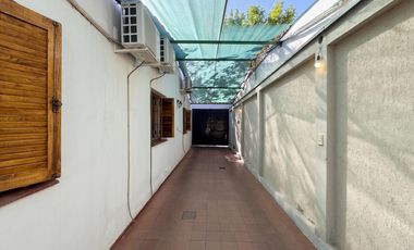 Casa 460 m2 Terreno  |251 m2 Cubiertos  |  3 Dormitorios + Galpón con Oficinas | 2 Baños