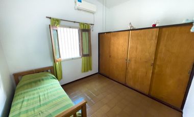 Casa 460 m2 Terreno  |251 m2 Cubiertos  |  3 Dormitorios + Galpón con Oficinas | 2 Baños
