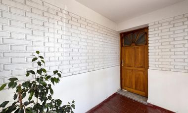 Casa 460 m2 Terreno  |251 m2 Cubiertos  |  3 Dormitorios + Galpón con Oficinas | 2 Baños