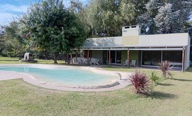 Casa quinta en venta 2 ambientes con pileta en Ramallo