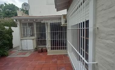 Casa de 3 ambientes en ALQUILER  en  Beccar