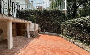 Casa con potencial de actualización en  Paseos del Bosque