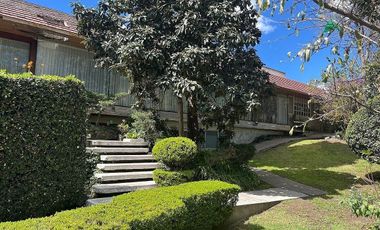 Oportunidad en Pedregal – Casa para remodelar con amplio terreno