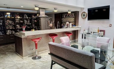 Casa con alberca en Venta en Jardines del Pedregal