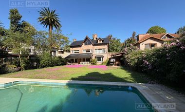 Excelente casa en venta, en zona Casuarinas de Lomas de San Isidro