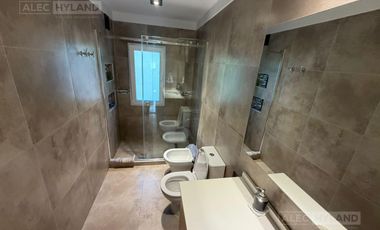 Excelente casa en venta, en zona Casuarinas de Lomas de San Isidro