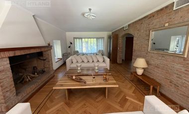 Excelente casa en venta, en zona Casuarinas de Lomas de San Isidro