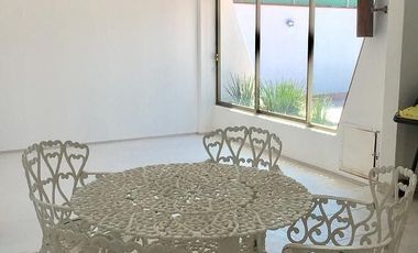 RENTO CASA EN VALLE DORADO