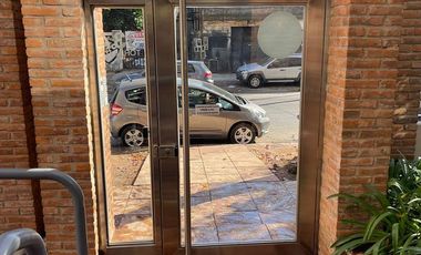 Departamento 2 ambientes con cochera en alquiler - Quilmes centro