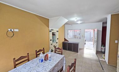 VENTA CASA 4 AMBIENTES EN VILLA ADELINA