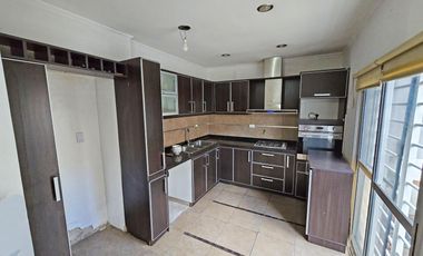 VENTA CASA 4 AMBIENTES EN VILLA ADELINA