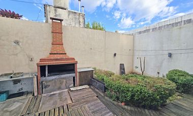 VENTA CASA 4 AMBIENTES EN VILLA ADELINA