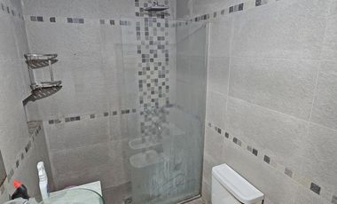 VENTA CASA 4 AMBIENTES EN VILLA ADELINA